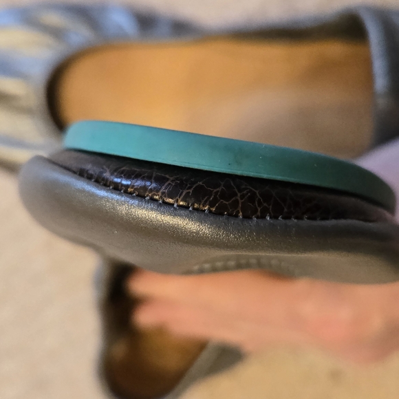 Tieks Silver Ballet Flats Size 10 - Picture 8 of 8